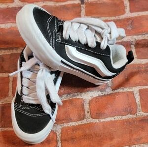 Vans Knu Skool skate shoes Sneakers Kids Size 13 Guc Normal Wear Black White